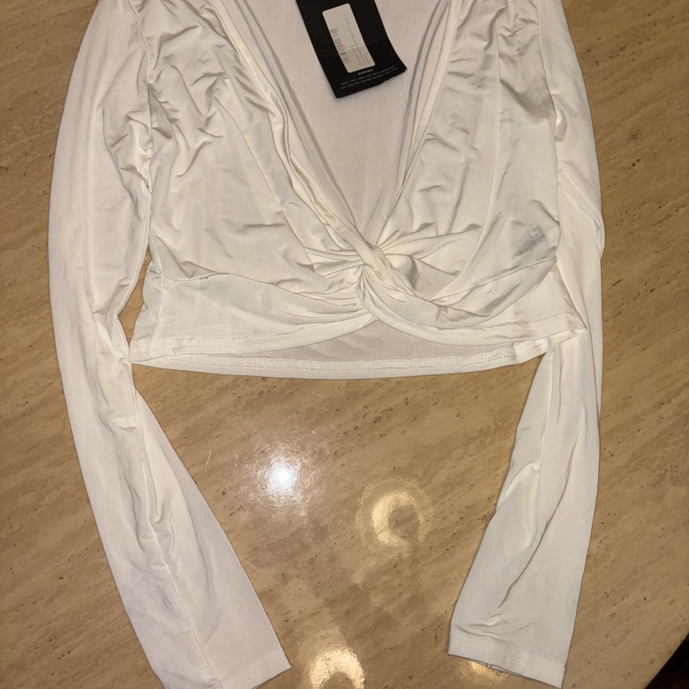 PrettyLittleThing White Twist Crop Top